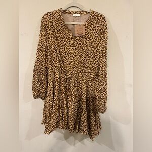 NWT Woman’s Large animal print dress with tie belt